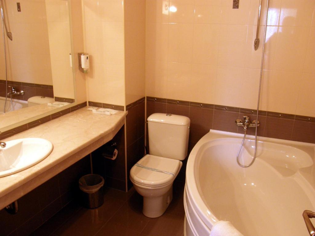 Hotel Center Apriltsi (Lovech) Quarto foto