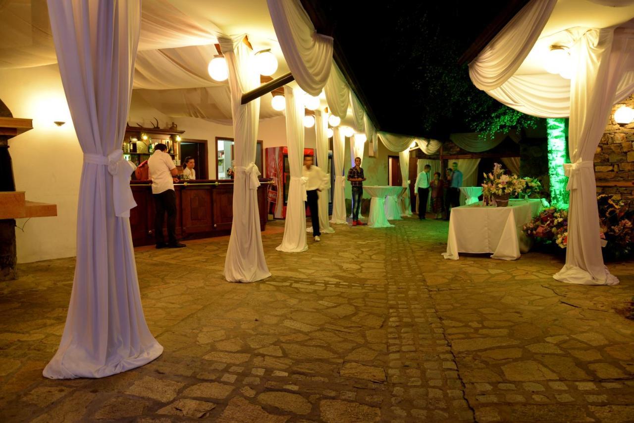 Hotel Center Apriltsi (Lovech) Exterior foto